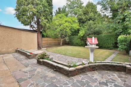 Austyn Gardens, Tolworth, Image 6