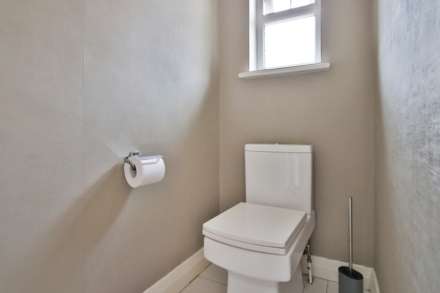 Austyn Gardens, Tolworth, Image 8
