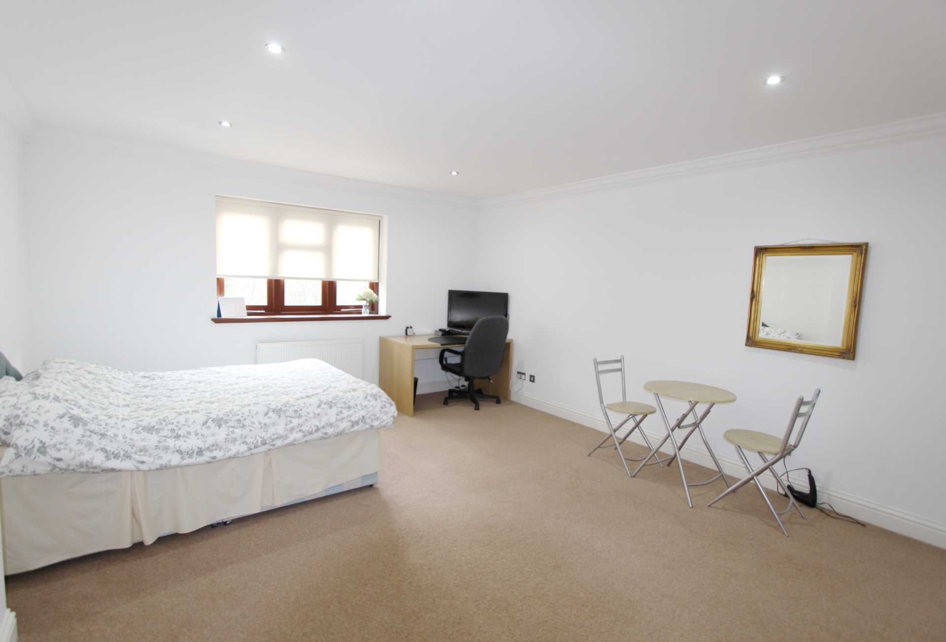 Henley Drive, Kingston Upon Thames, Image 11
