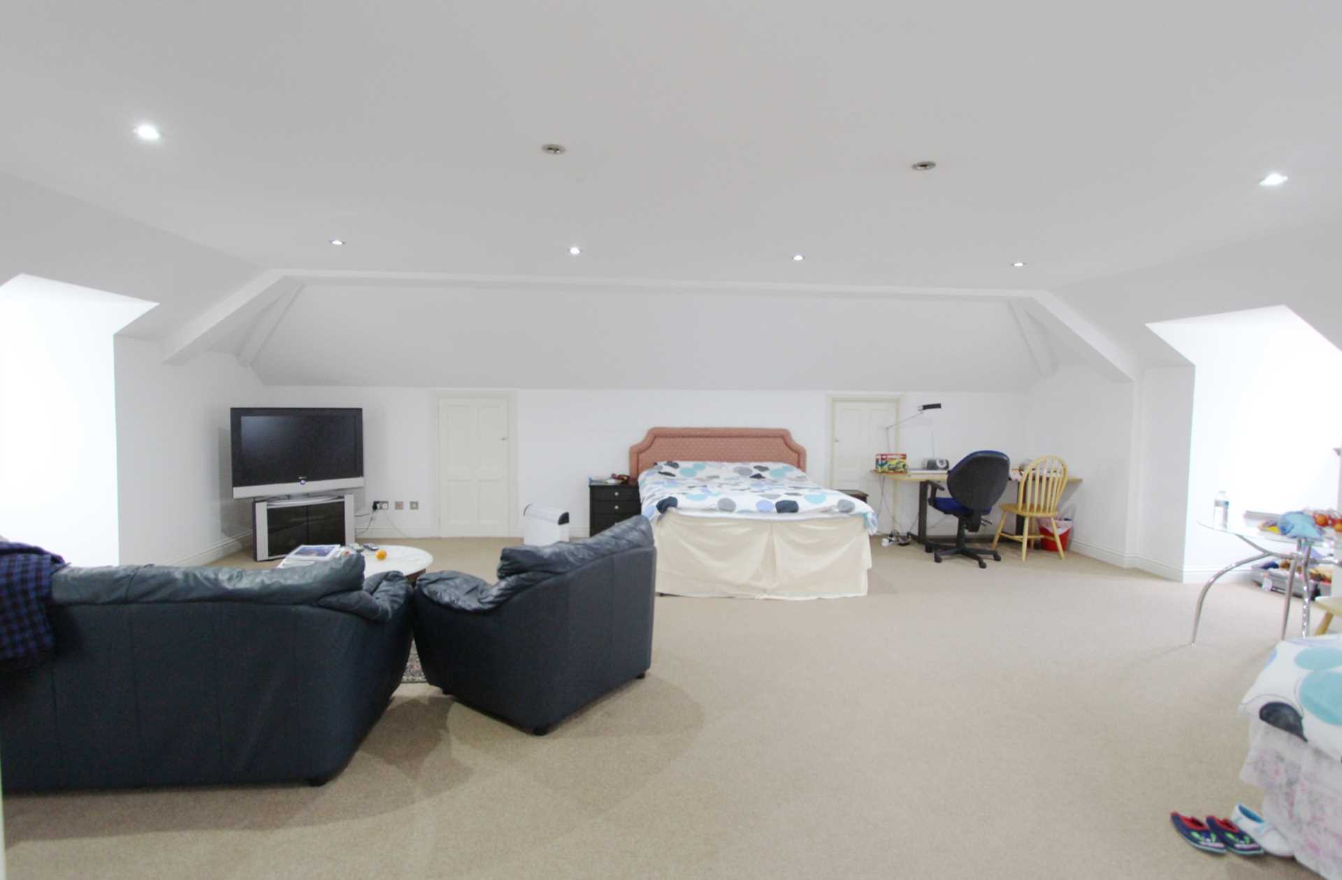 Henley Drive, Kingston Upon Thames, Image 17