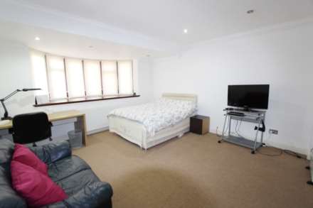 Henley Drive, Kingston Upon Thames, Image 13