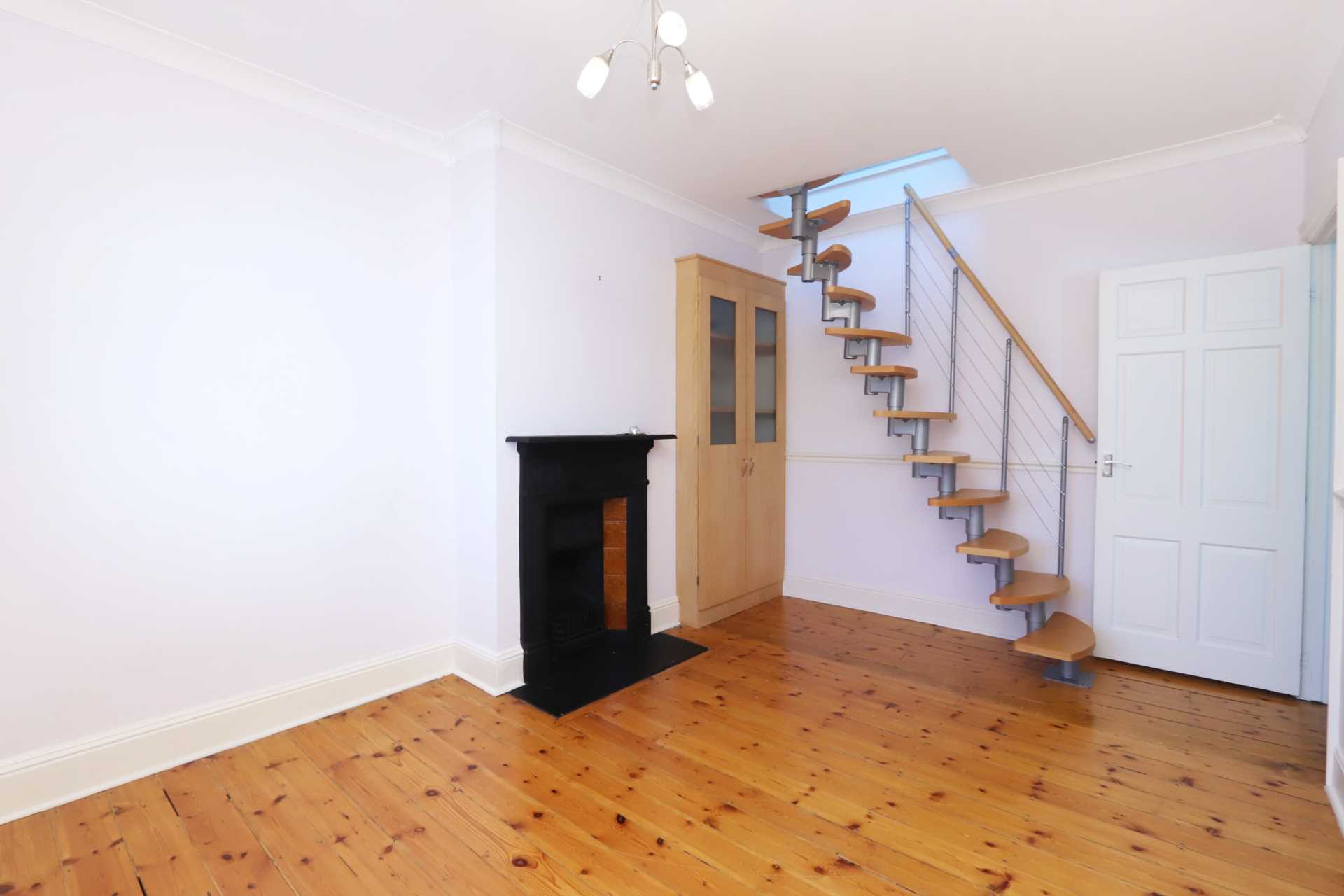 Lynwood Drive, Worcester Park, Image 10