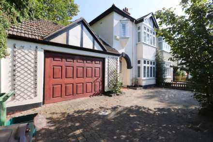Property For Rent Lynwood Drive, Worcester Park