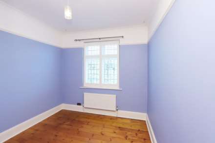 Lynwood Drive, Worcester Park, Image 11