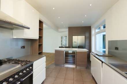 Lynwood Drive, Worcester Park, Image 3