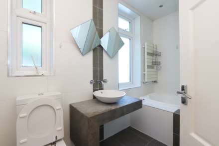 Lynwood Drive, Worcester Park, Image 6