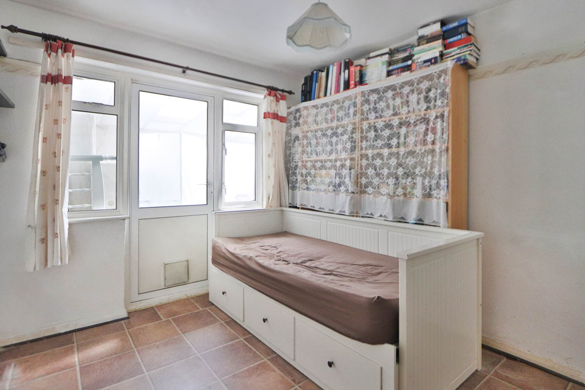 Franks Avenue, New Malden, Image 4