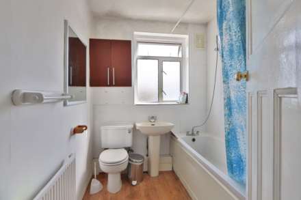 Franks Avenue, New Malden, Image 9