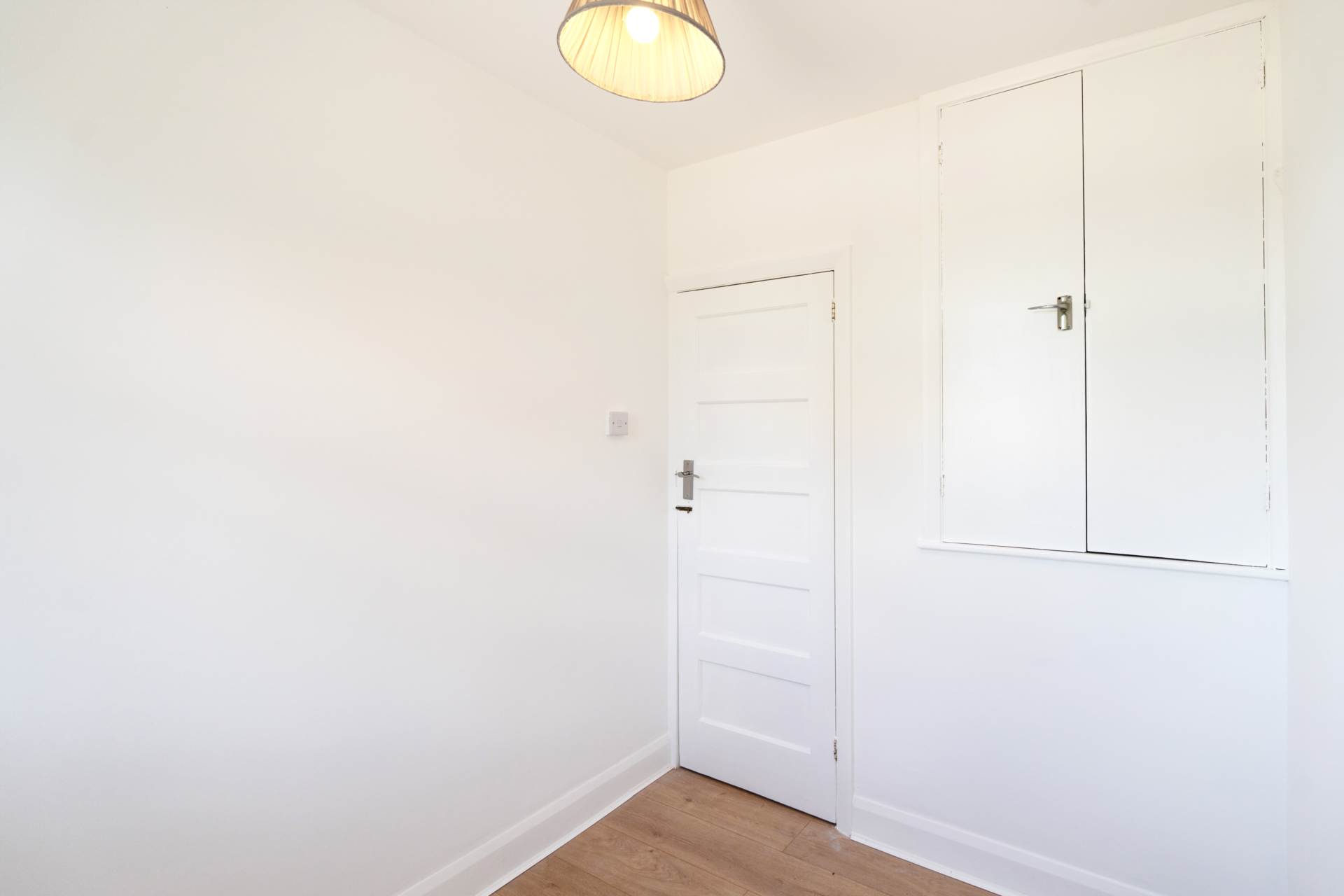 Motspur Park, New Malden, Image 13