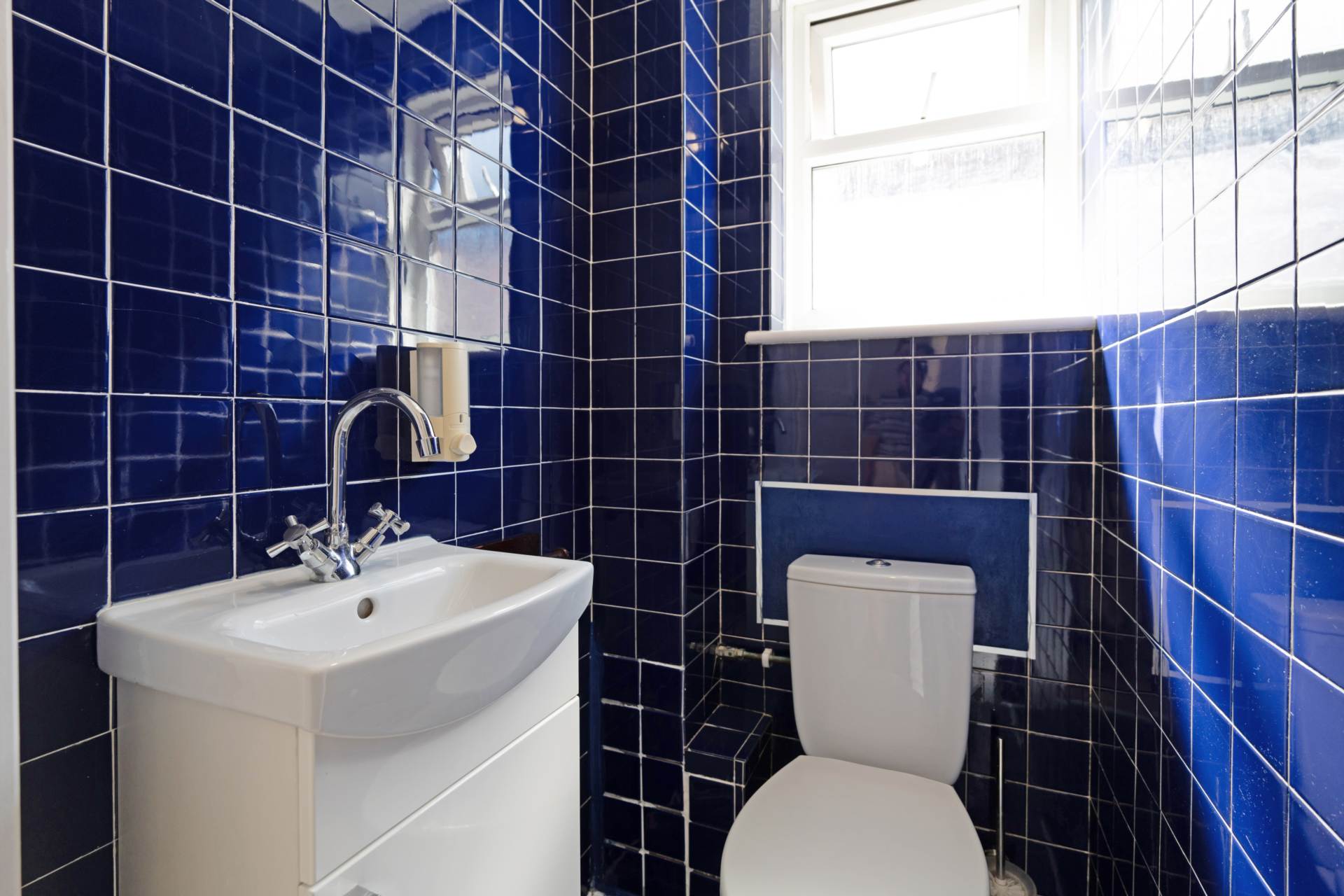 Motspur Park, New Malden, Image 15