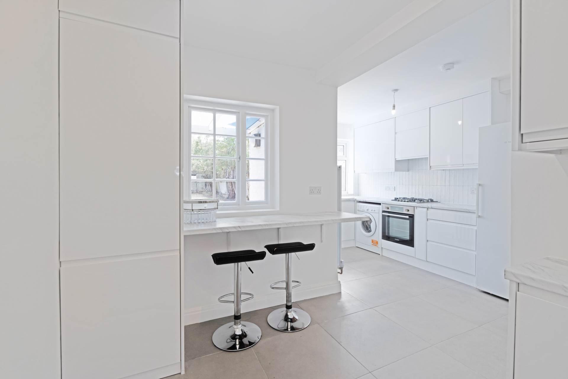 Motspur Park, New Malden, Image 6