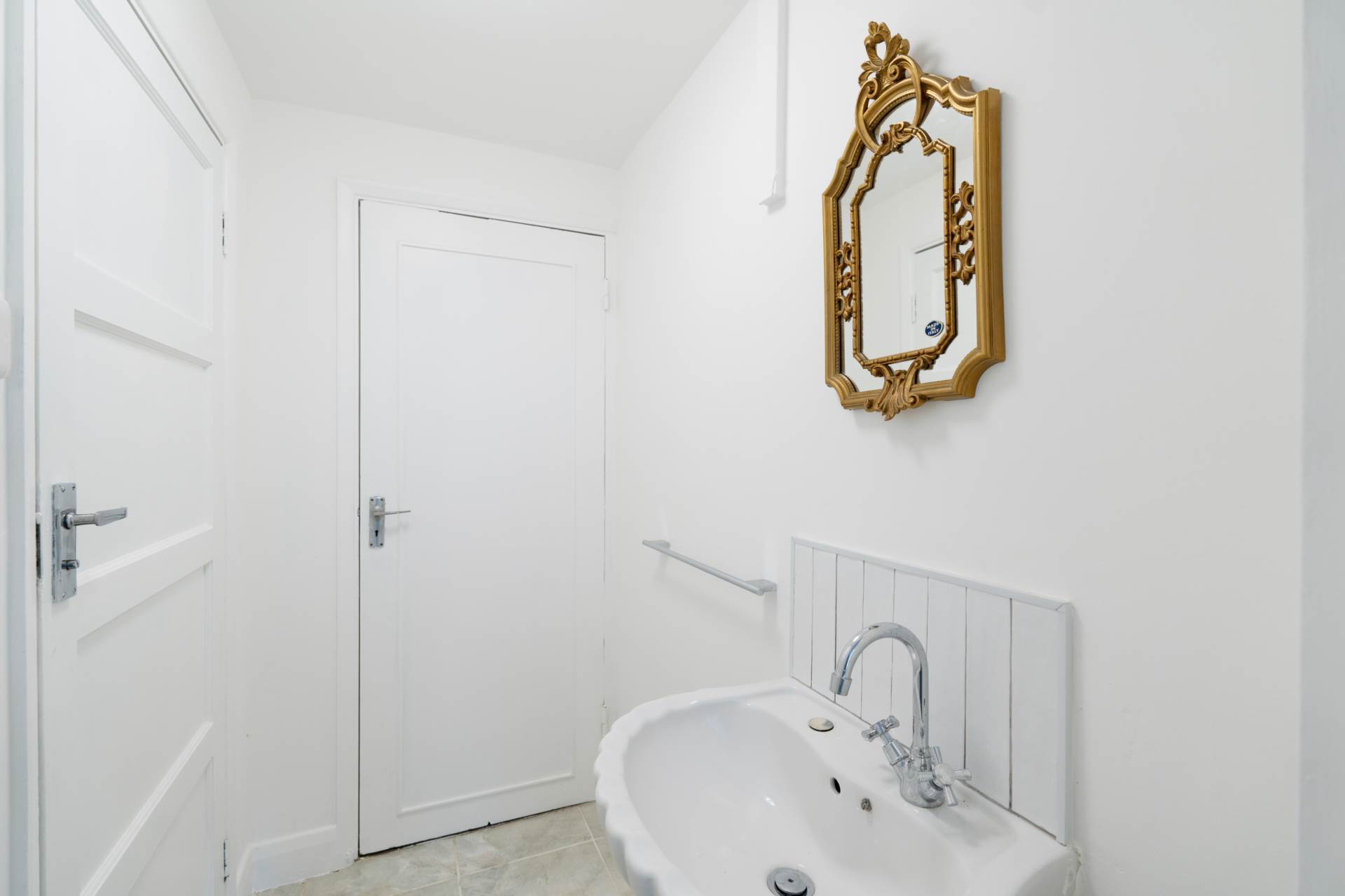 Motspur Park, New Malden, Image 8