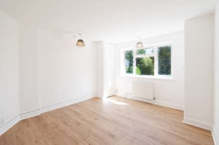 Motspur Park, New Malden, Image 11