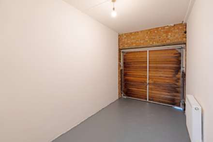 Motspur Park, New Malden, Image 16