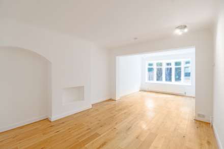 Motspur Park, New Malden, Image 4