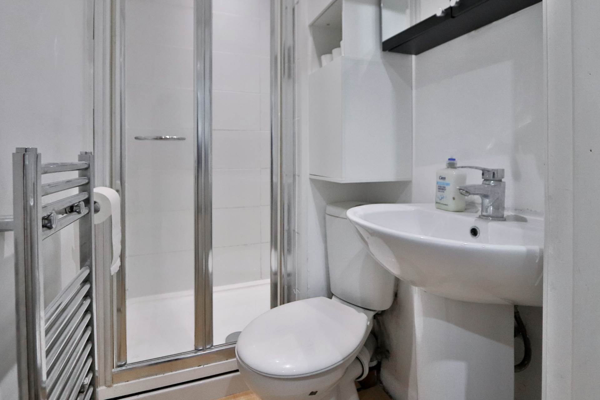 Amberwood Rise, New Malden, Image 2