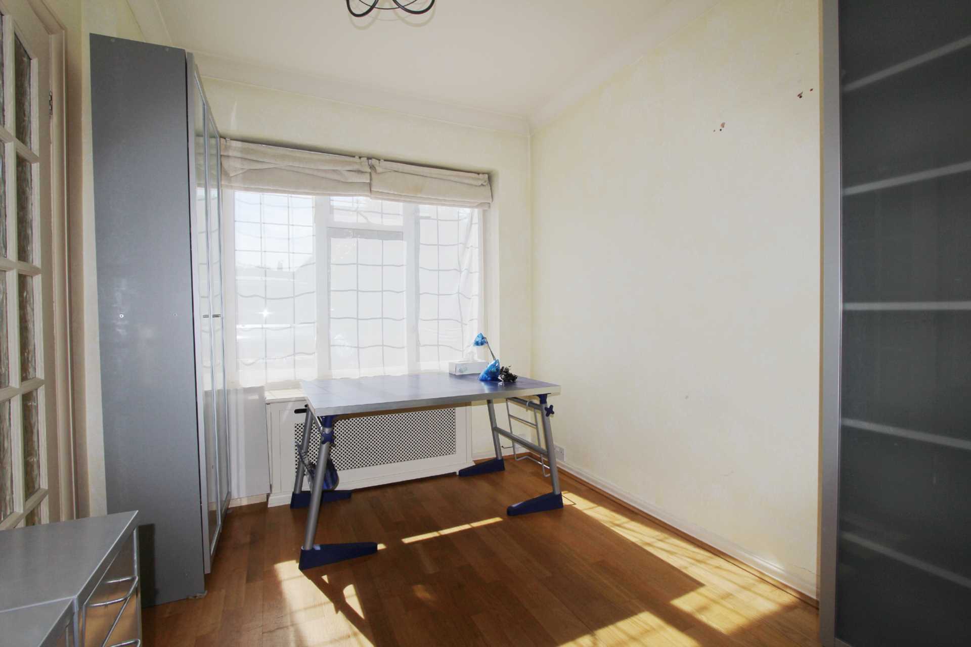 Cardinal Crescent, New Malden, Image 11