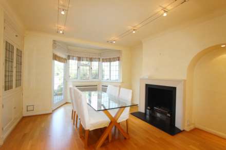 Cardinal Crescent, New Malden, Image 6