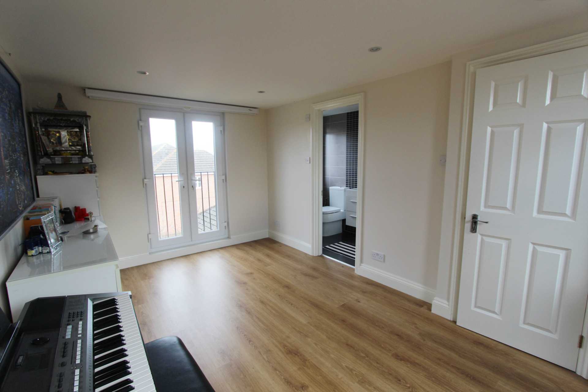 Lower Green Gardens, Worcester Park, Image 11
