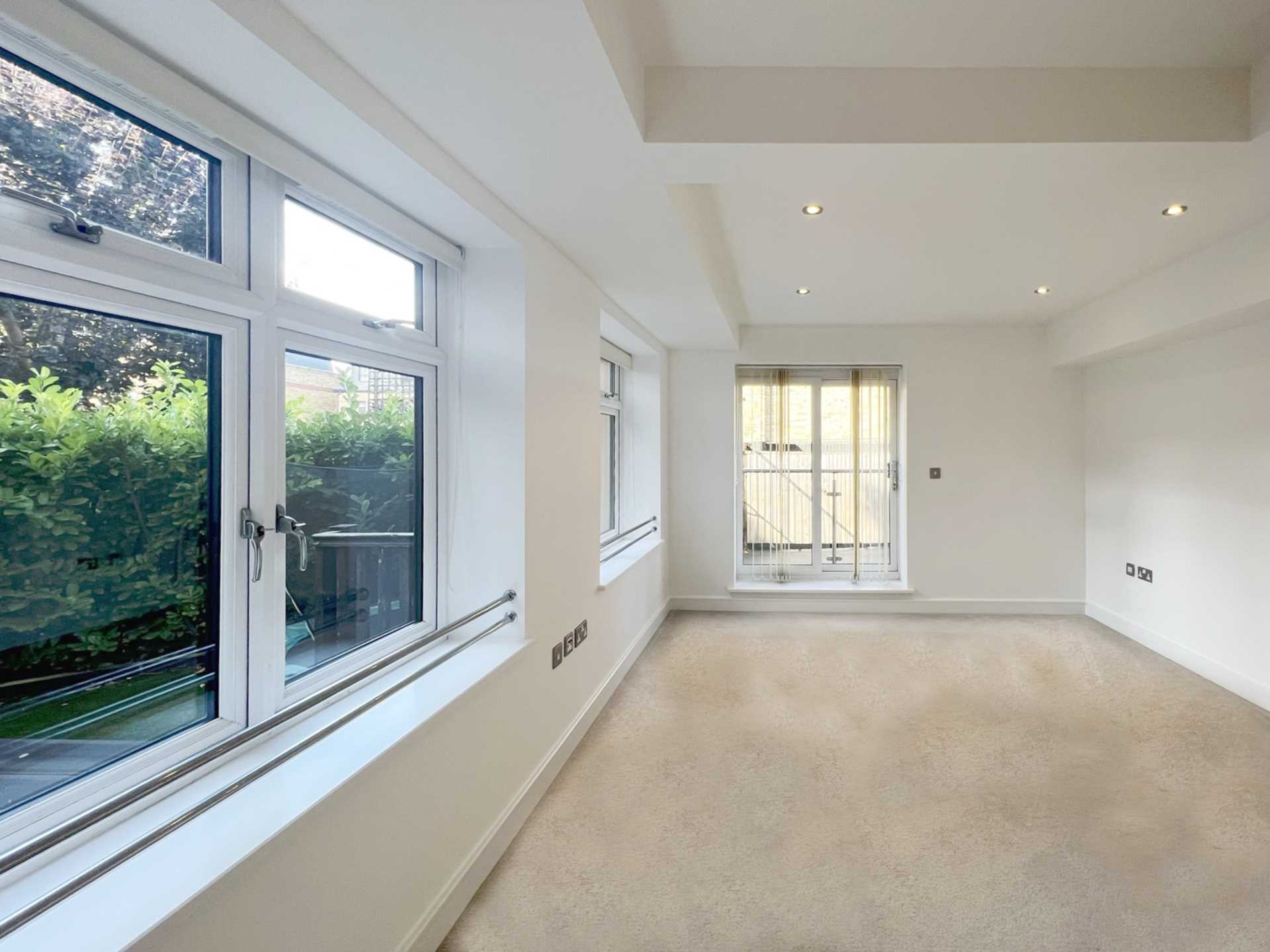 Coombe Road, New Malden, Image 4