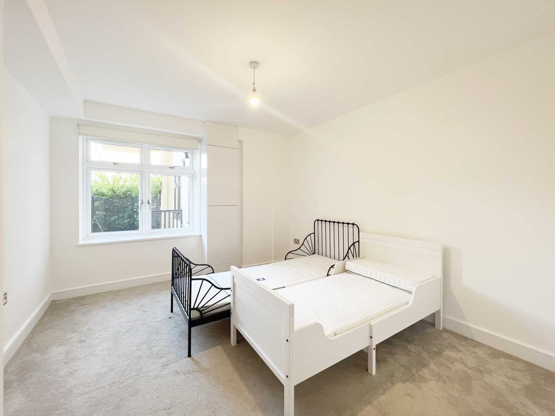 Coombe Road, New Malden, Image 7
