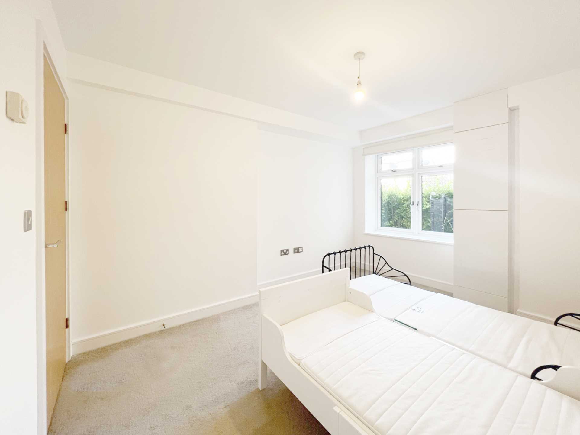 Coombe Road, New Malden, Image 8