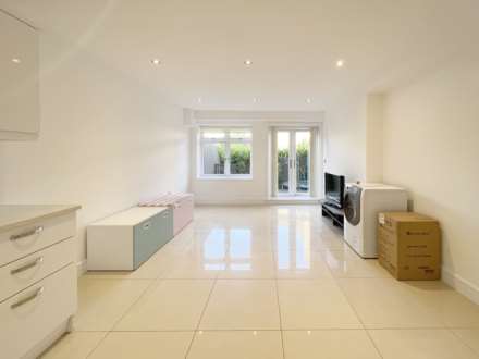 Coombe Road, New Malden, Image 14