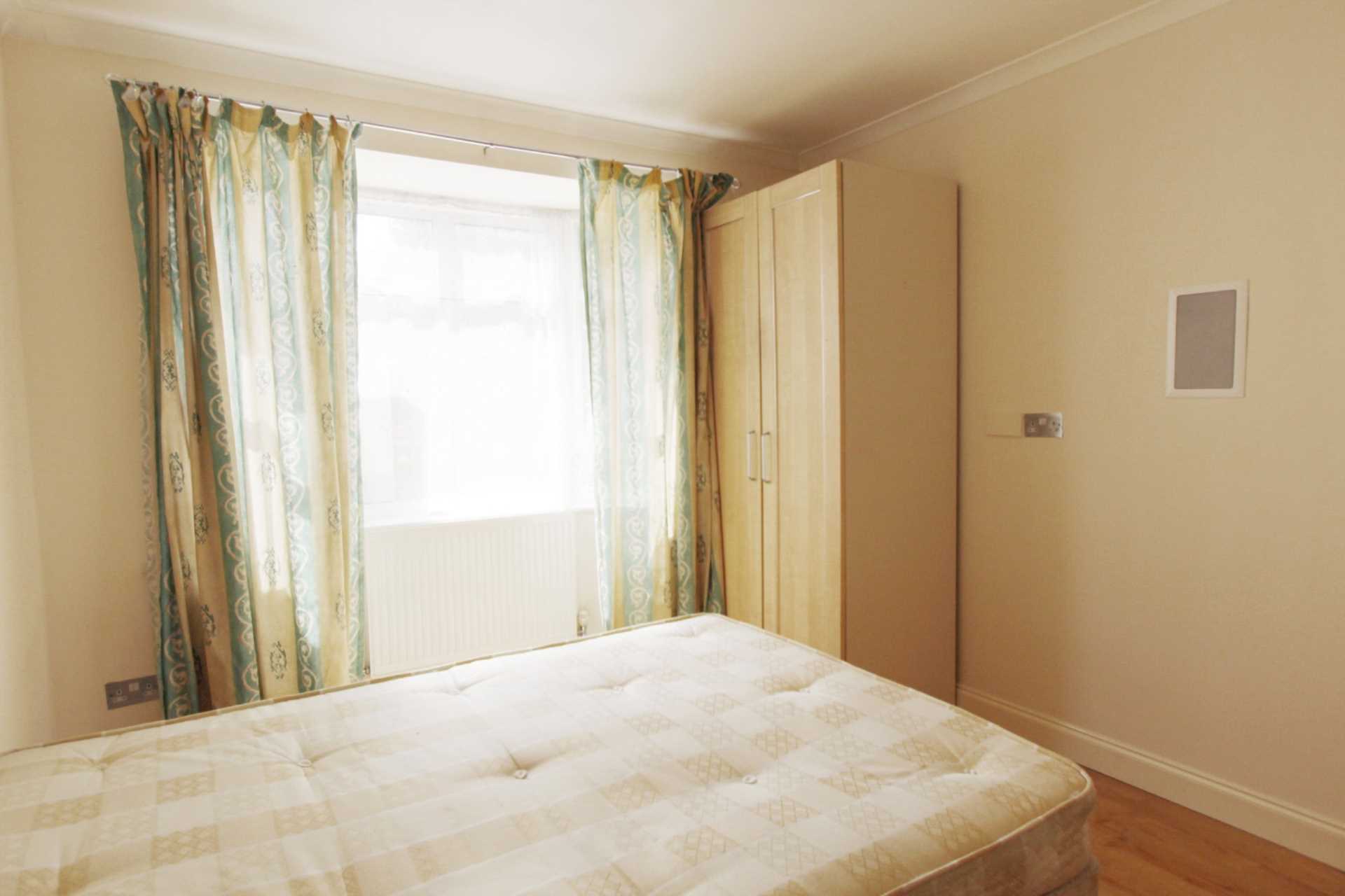Errol Gardens, New Malden, Image 2