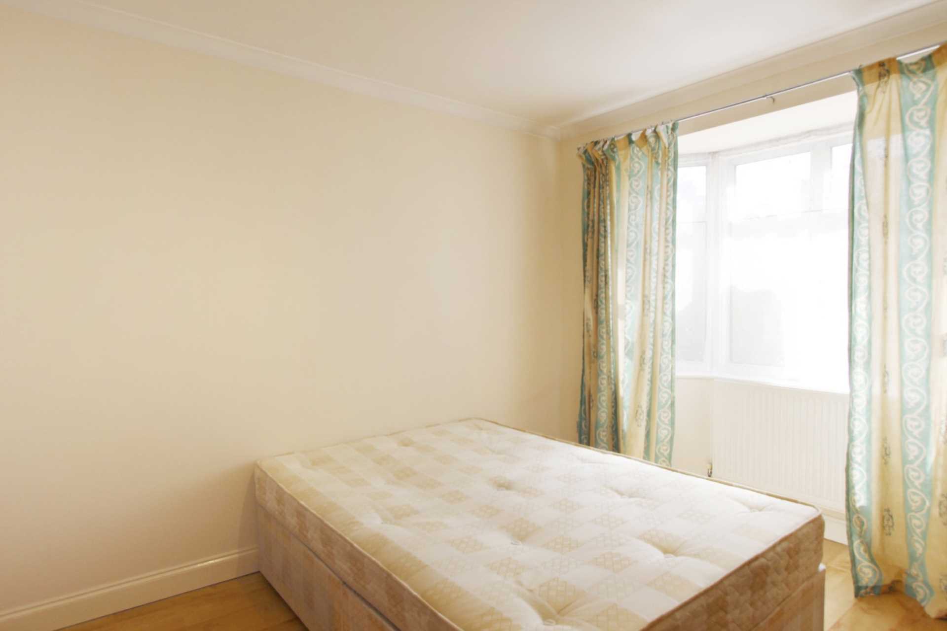 Errol Gardens, New Malden, Image 7