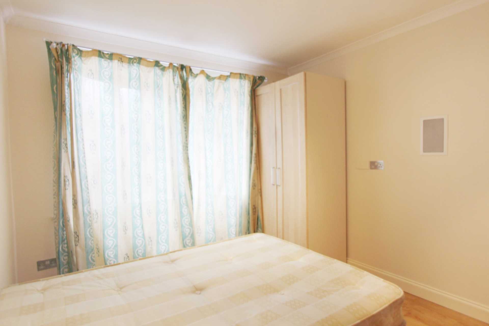 Errol Gardens, New Malden, Image 8