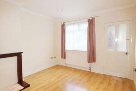 Errol Gardens, New Malden, Image 5