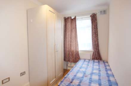Errol Gardens, New Malden, Image 6