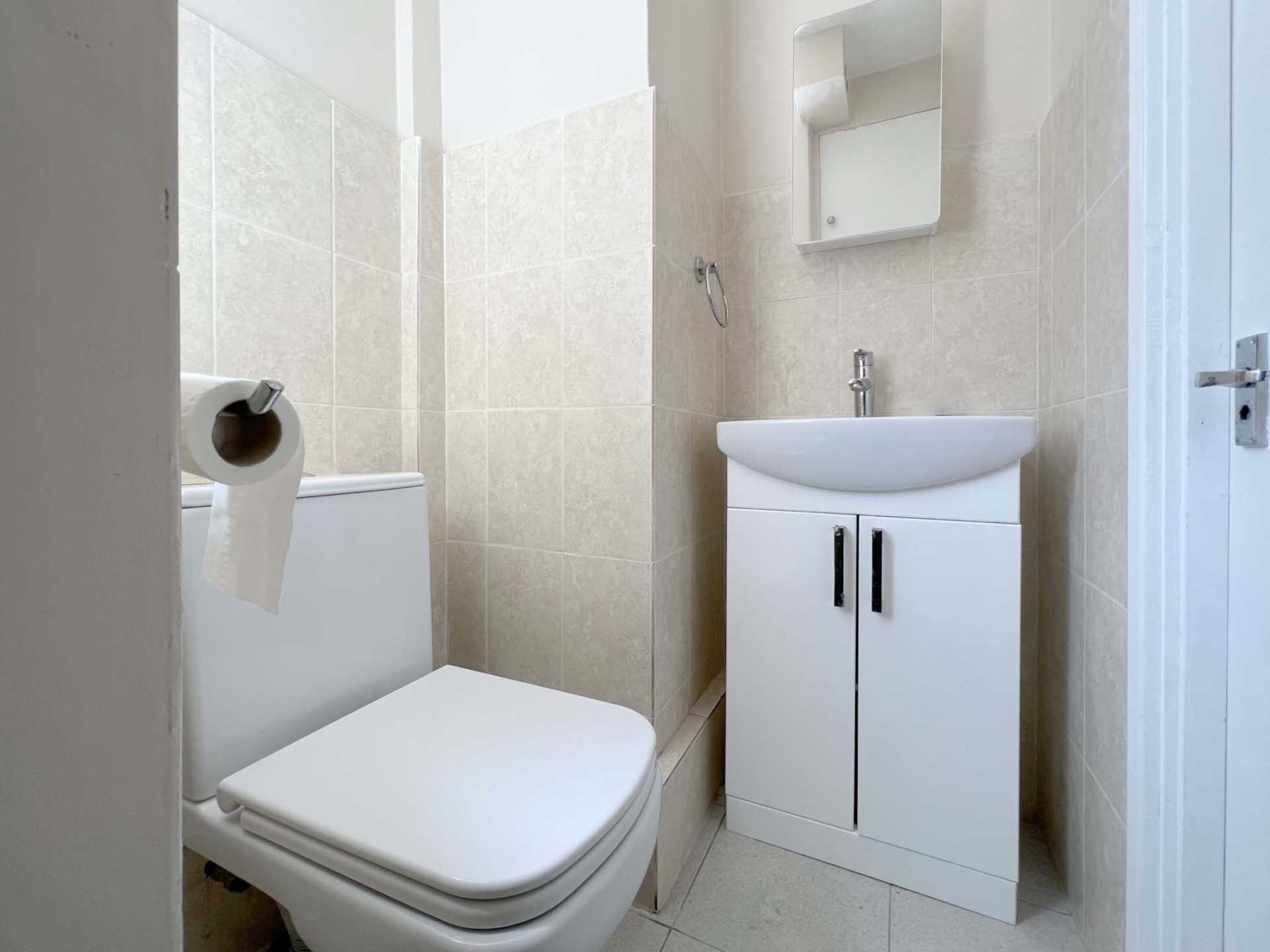 Spinney Close, New Malden, Image 10