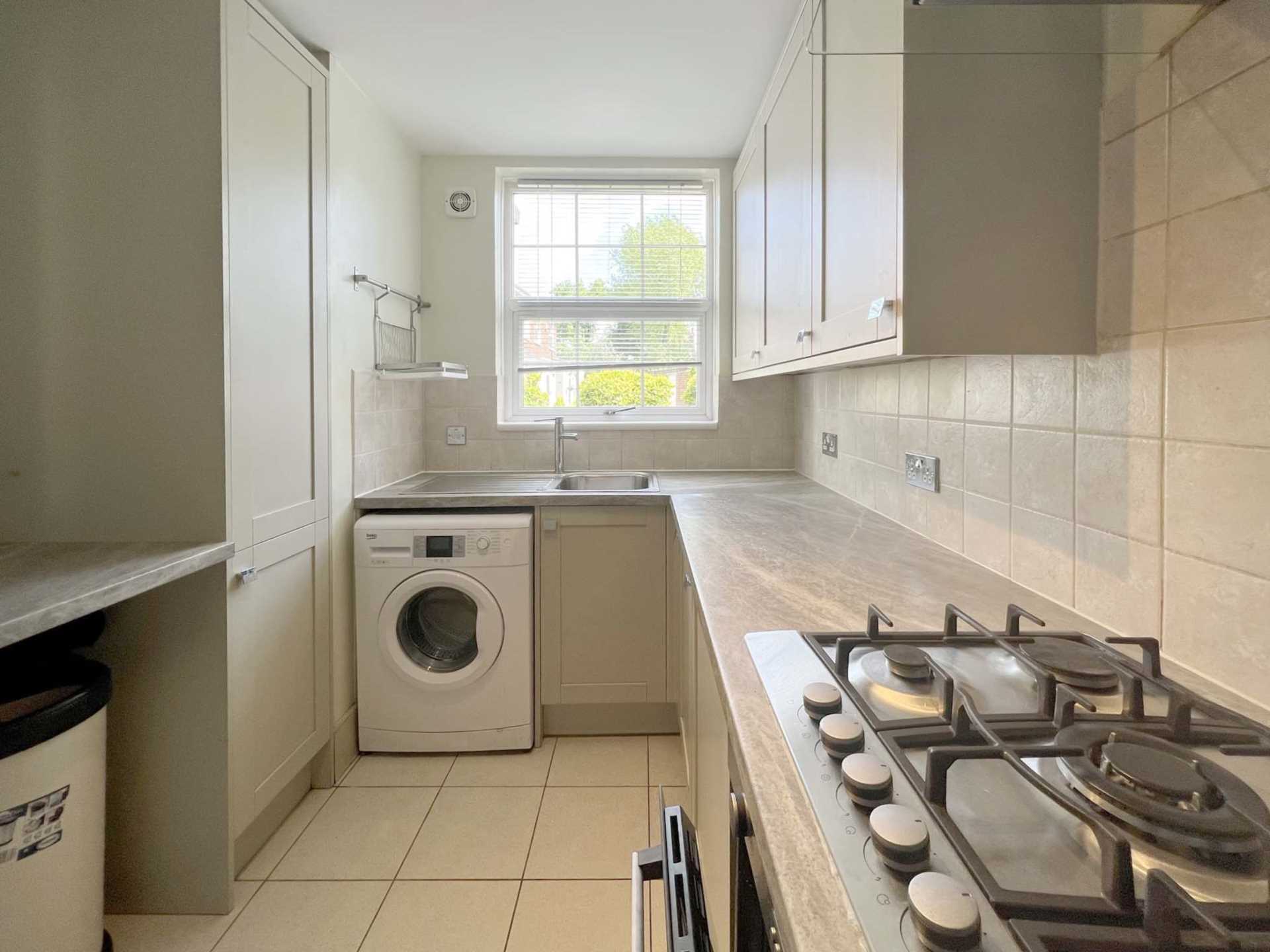 Spinney Close, New Malden, Image 4