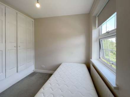 Spinney Close, New Malden, Image 12