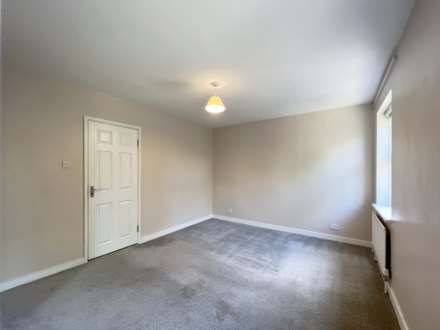 Spinney Close, New Malden, Image 8
