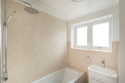 Cleveland Gardens, Worcester Park, Image 10