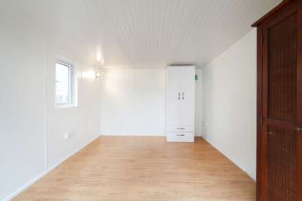 Cleveland Gardens, Worcester Park, Image 15