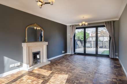 Cleveland Gardens, Worcester Park, Image 8