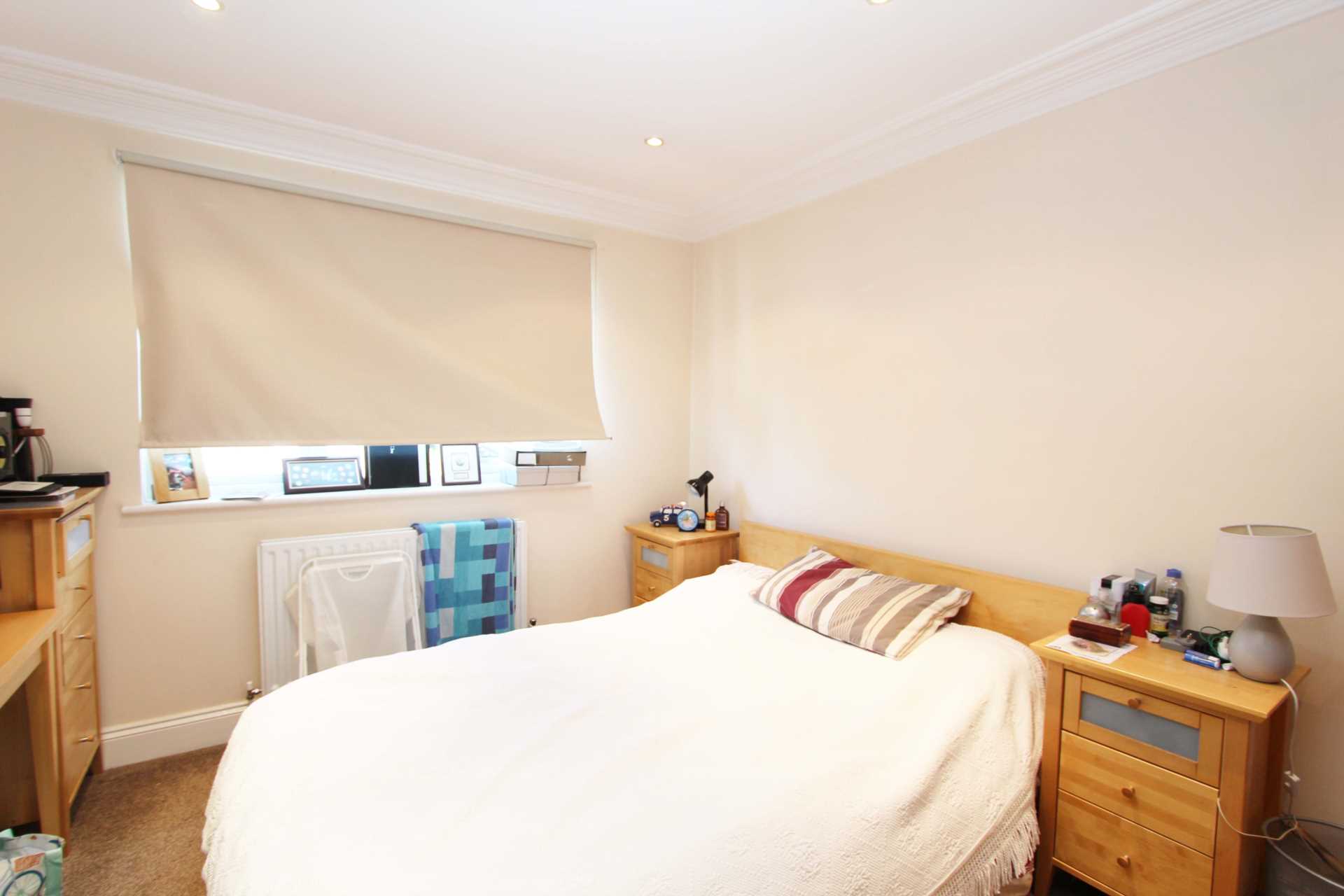 Geneva Road, Kingston Upon Thames, Image 20