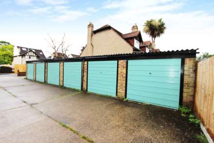 Connaught Road, New Malden, Image 7