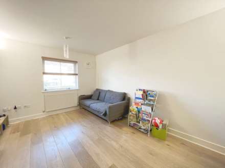 Heatherlea Grove, Worcester Park, Image 2