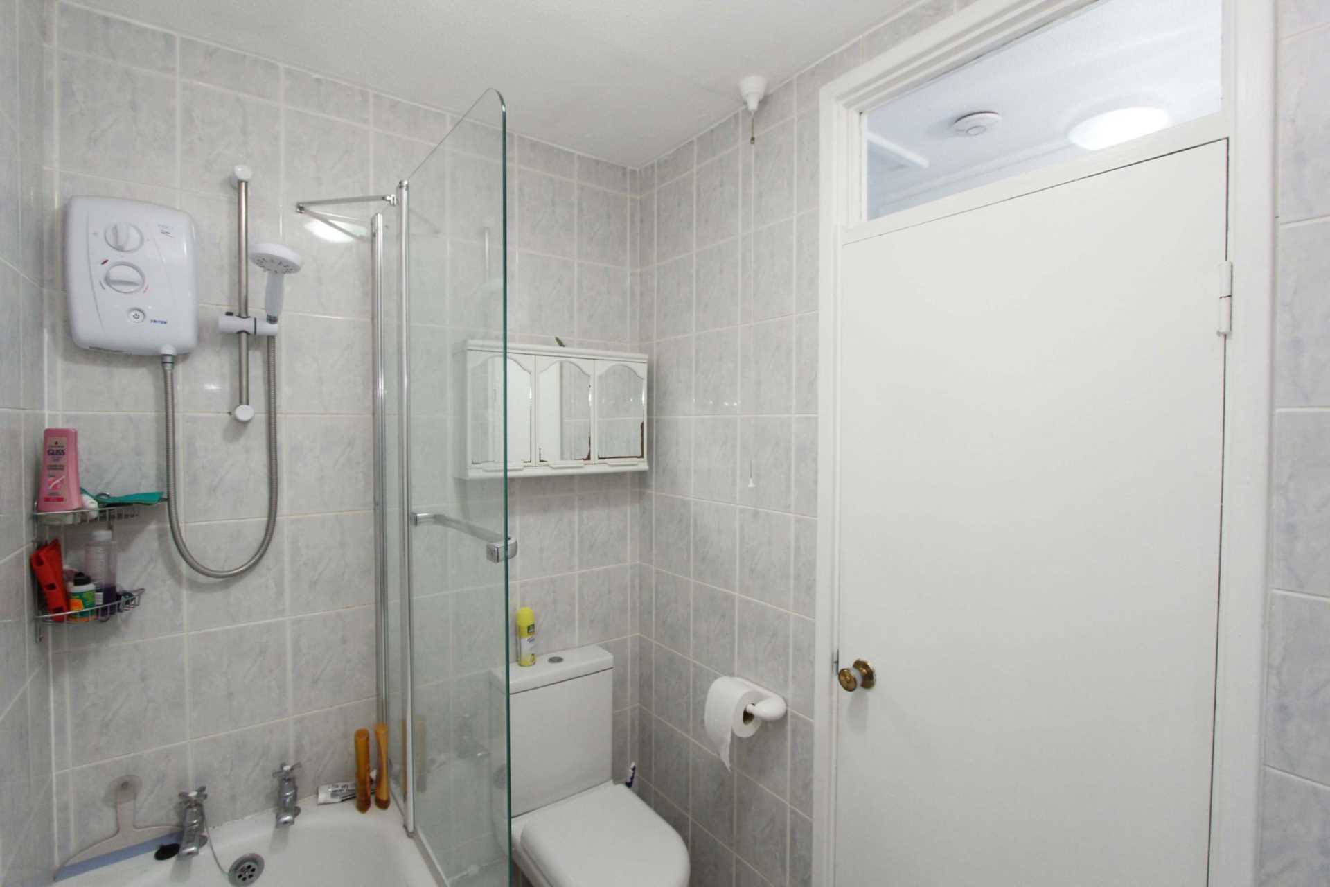 Spinney Close, New Malden, Image 12