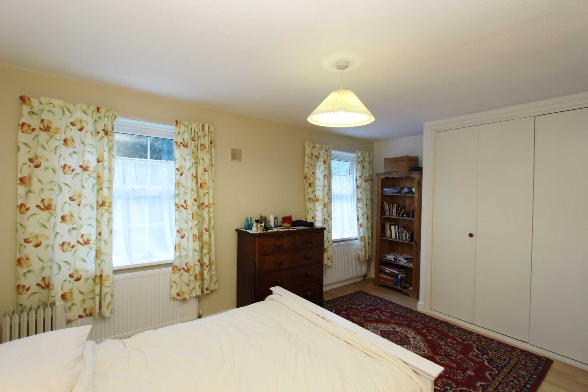 Spinney Close, New Malden, Image 2