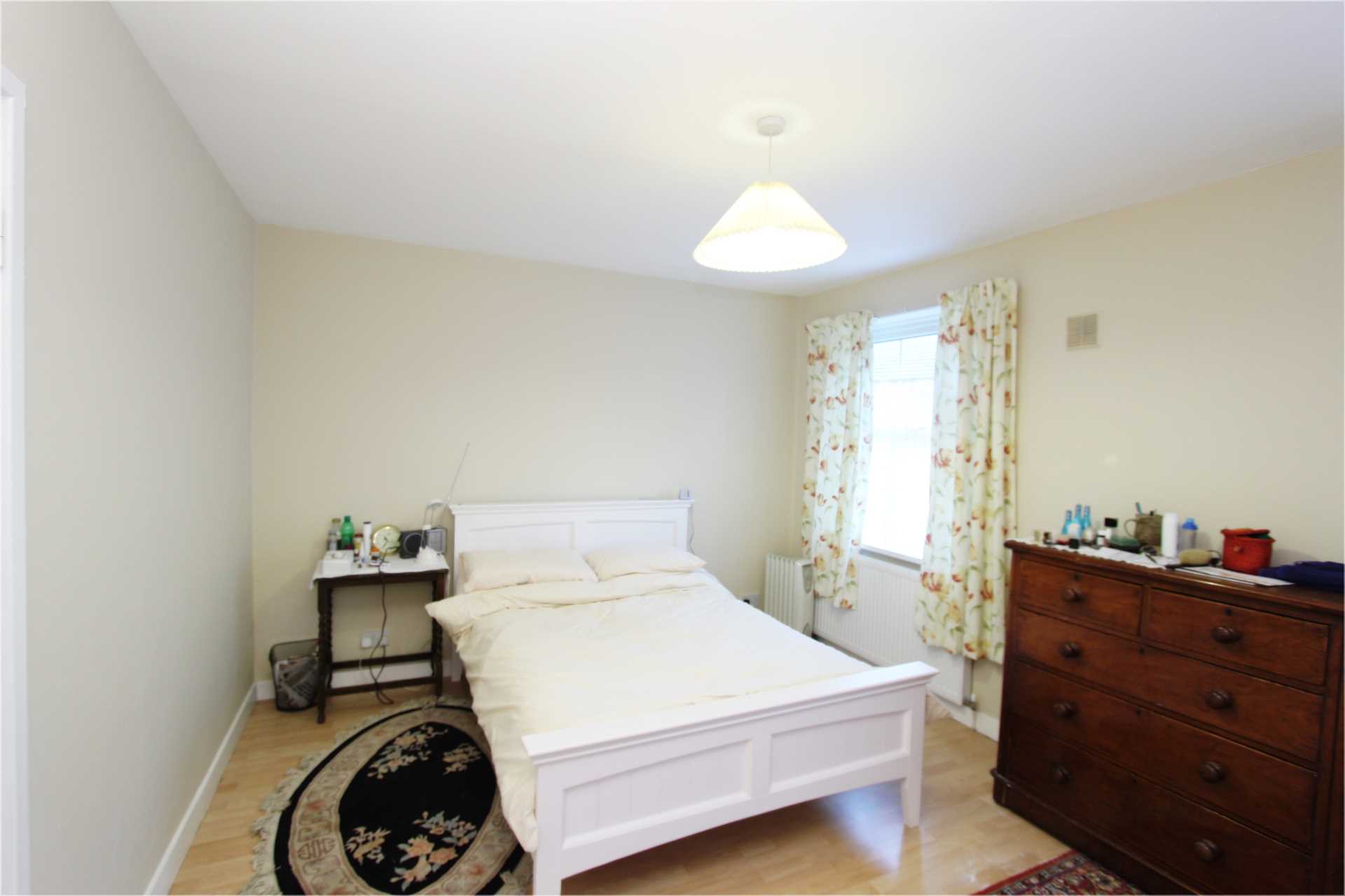 Spinney Close, New Malden, Image 7