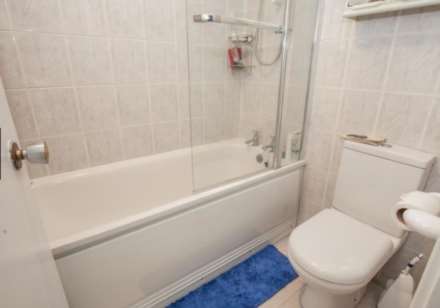 Spinney Close, New Malden, Image 10