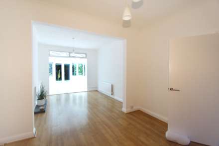 Tennyson Avenue, New Malden, Image 4