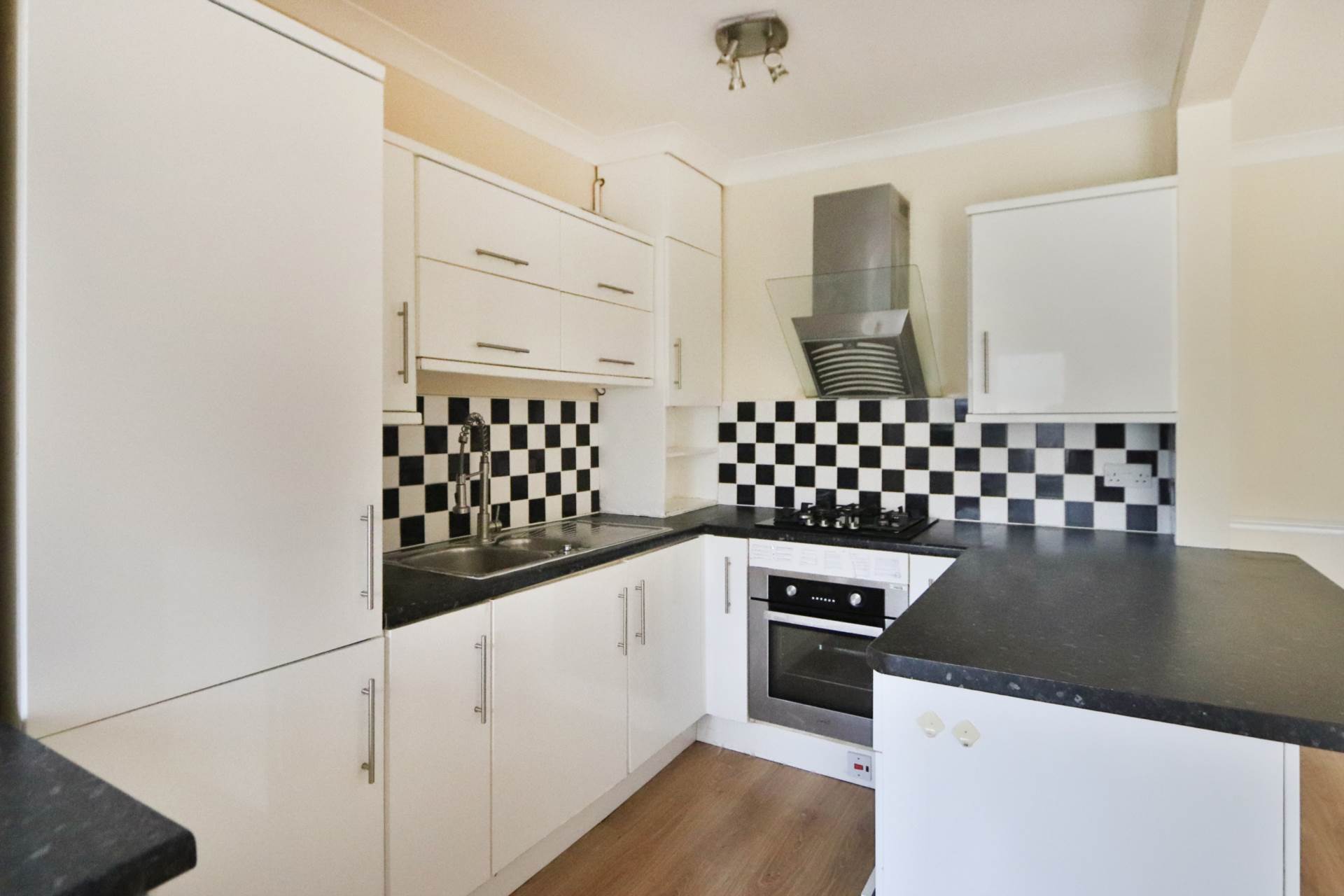 Eton Avenue, New Malden, Image 9