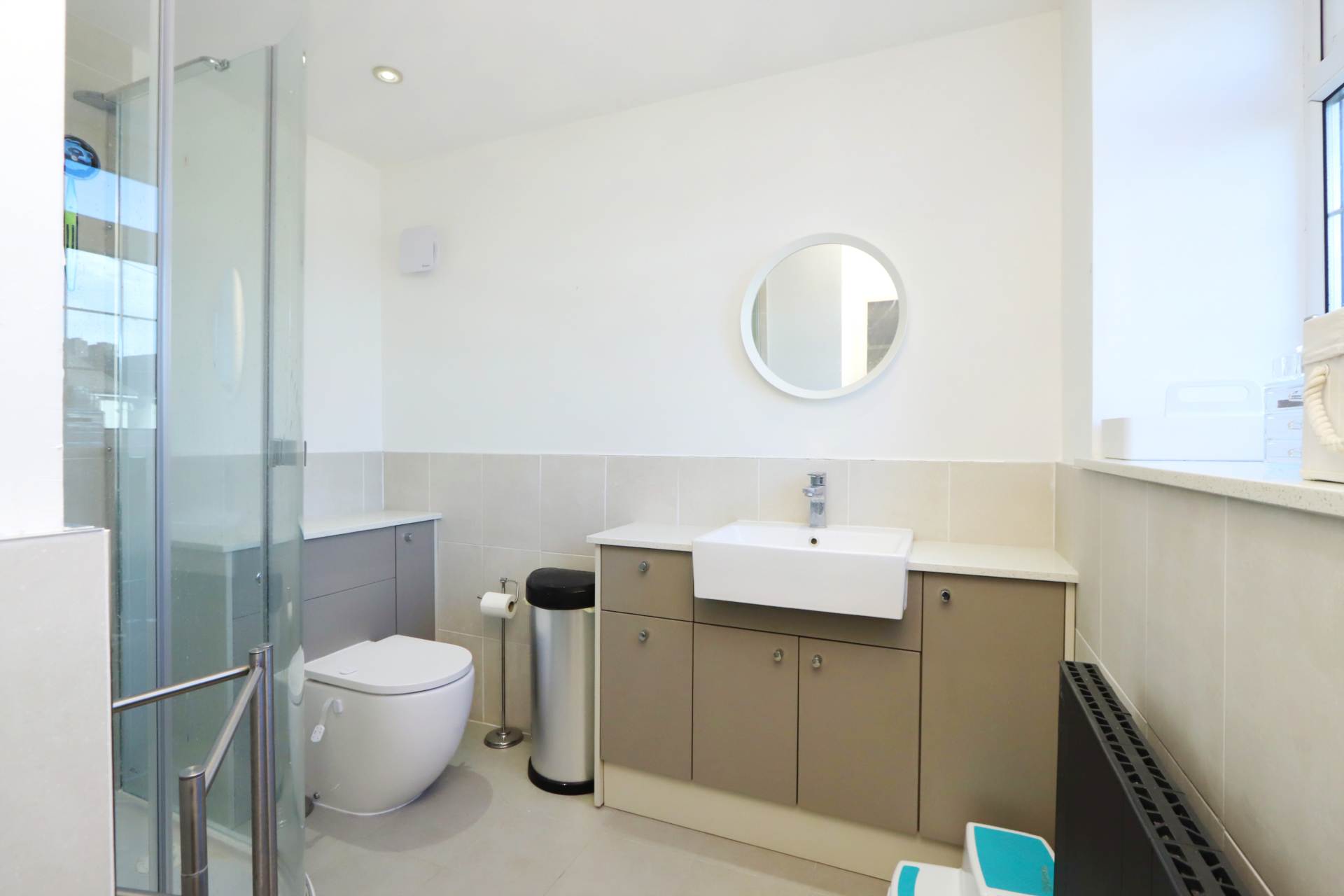 Fir Grove, New Malden, Image 13