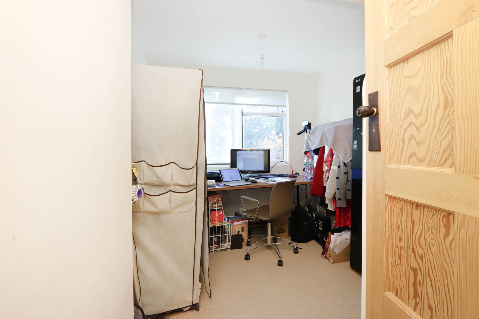 Fir Grove, New Malden, Image 17